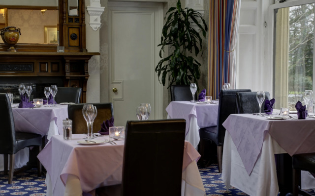 The Oaks Hotel