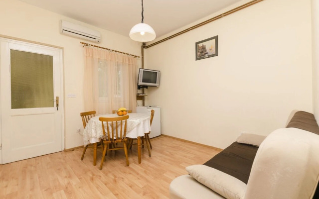 Apartments and Room Janja