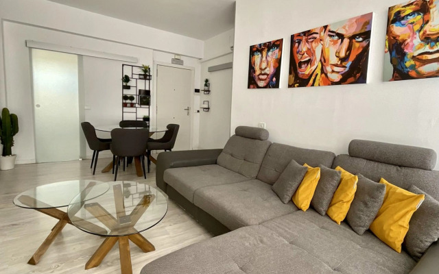 Santa Cruz Luxury Low-Cost Apartment with Terrace & Views