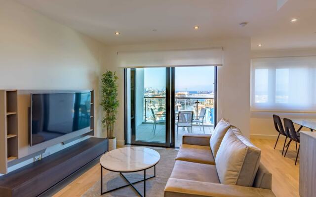 Luxury Modern Apartment With Exceptional Views! Hosted by Sweetstay