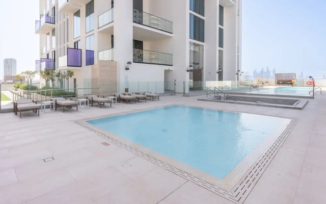 Vibrant 1-bedroom in JVC Sleeps 4 With Balcony