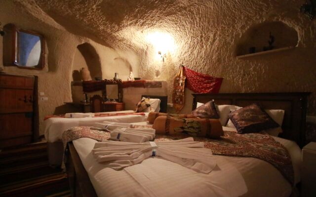 Cappadocia Nar Cave House & Hot Swimming Pool.