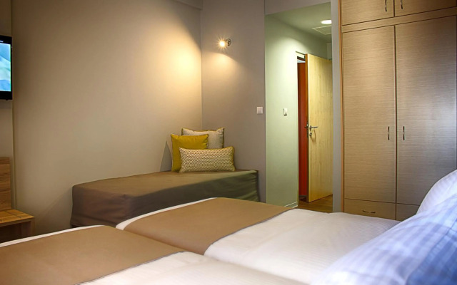 Athlos Hotel