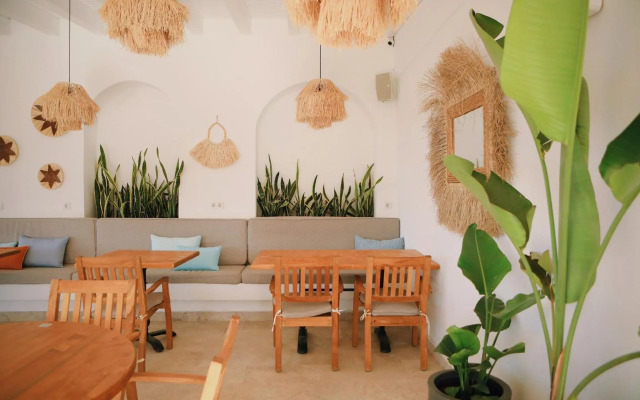 Lavinya Otel