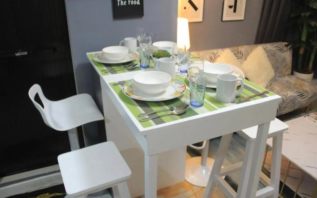 A2J BGC Luxury 2BR Loft Near Burgos Circle, Malls