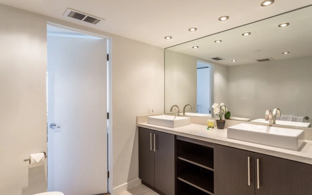 2 Bedroom Pearl in Downtown Miami