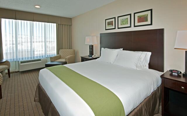 Holiday Inn Express Hotel & Suites Grants - Milan by IHG