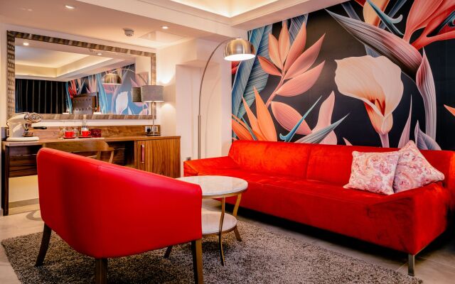 AX The Victoria Hotel