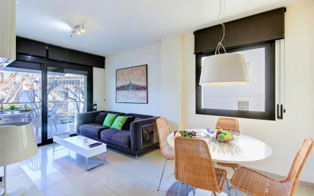 Beachfront Apartment in Roses