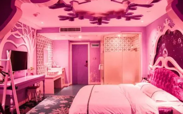 Yinhe Theme Apartment (Taiyuan Shimao Shop)