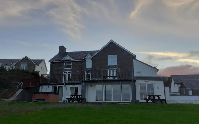 Bryncarnedd Cottages