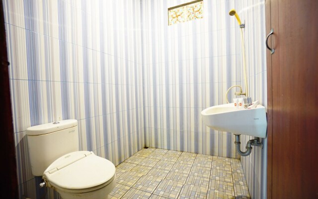 OYO 1254 Golden Lake Resort