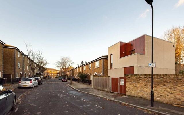 The Victoria Park Sanctuary - Stunning 2bdr Flat