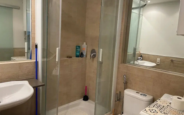 Lovely 2-bed Apartment in Barcelonas Best Location