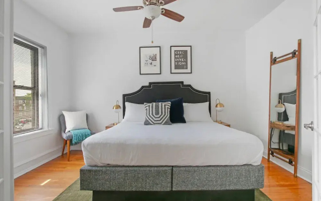 Chicago Lifestyle 3BR Apt in Lake View