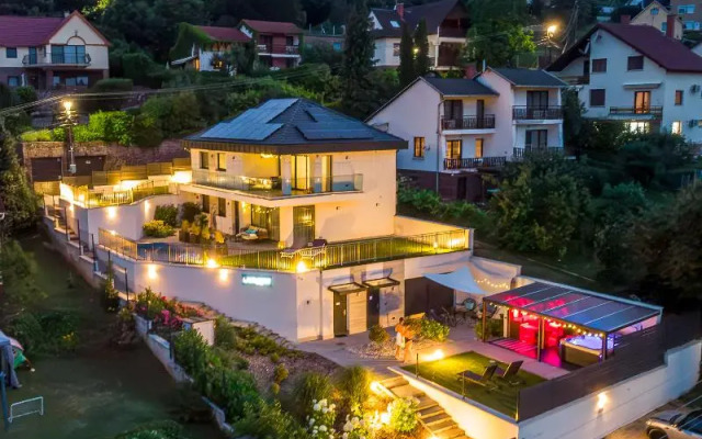 Lake Spirit Boutique Apartments