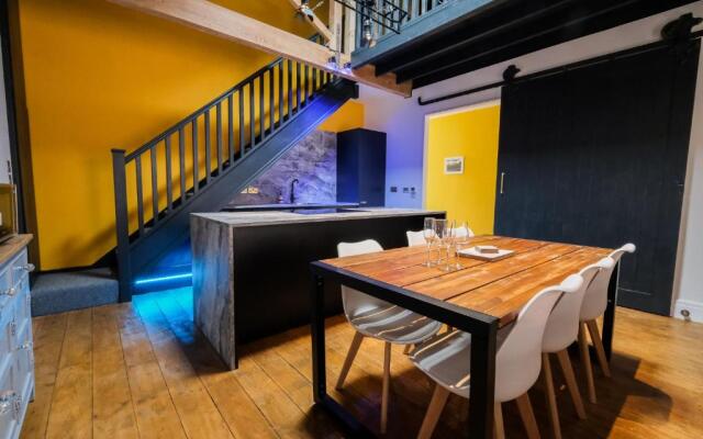 The Eden Warehouse - Gold Apartment, sleeps 5