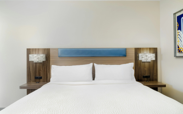 Holiday Inn Express Hotel & Suites Pratt by IHG