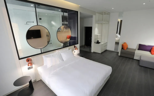 Orchid Hotel