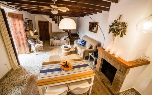 Can Cusina. Charming House With Swimming Pool