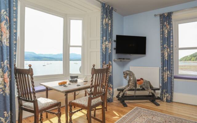 Gadlys House - Waters Edge