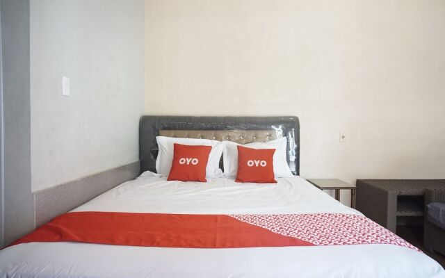 OYO 93003 B32 Homestay