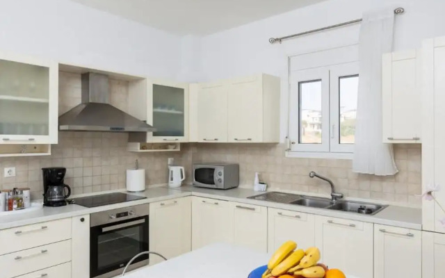 Amphitrite Villa in Gennadi