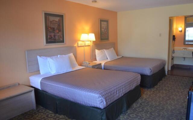 Summit Inn Hotel & Suites