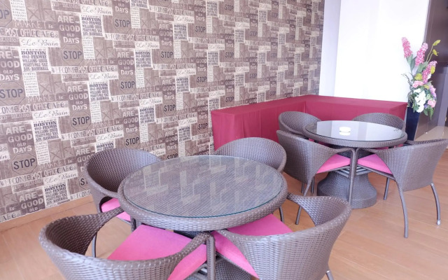Viva Hotel Kediri, Azana Hotels Collection