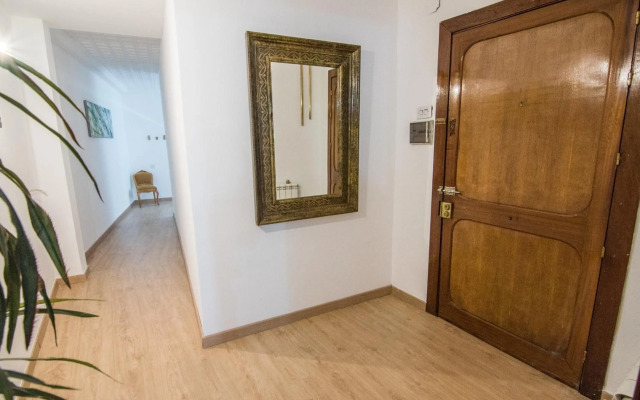 tuGuest Gran Via 42 Apartment