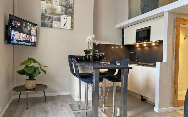 Beautiful Apartment in Bel Epoque Villa With Pool and Beach Access