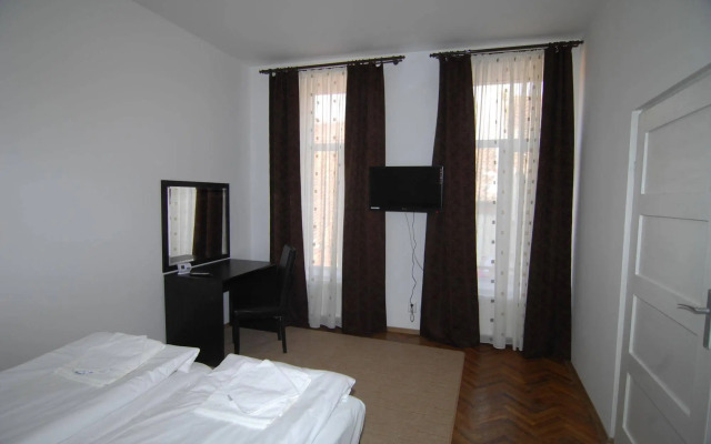 Main Square Apartments & More