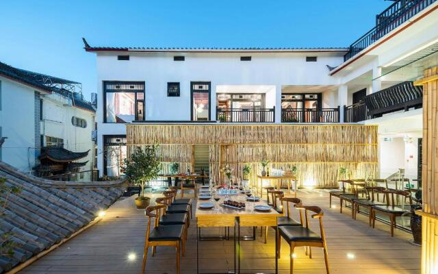 Lijiang Gemmer Hotel