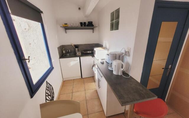 Studio With Wifi For 2 Near Remparts D'avignon