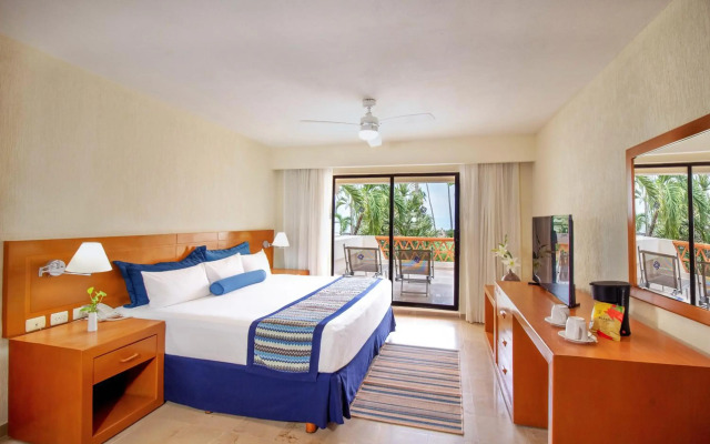 Plaza Pelicanos Grand Beach Resort - All Inclusive
