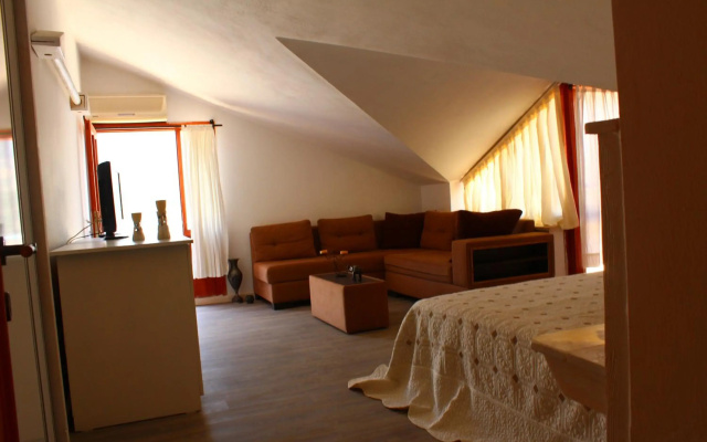 Korsan Ada Hotel