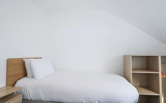 Flat 35 - Marine Court
