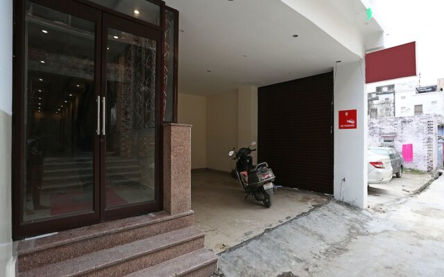 OYO 11623 Hotel Shiva Palace
