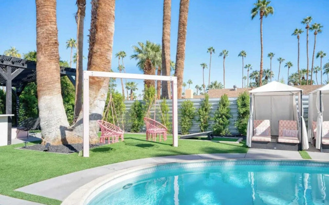 The Blush - With Pool Bars Neons, Palm Springs