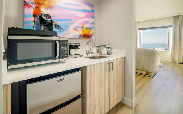 Radisson Resort Miami Beach