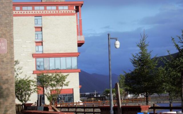 Kangding Hongwan   Bay Hotel (Xinduqiao Branch)