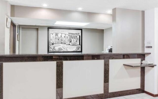 Super 8 Springfield/Battlefield