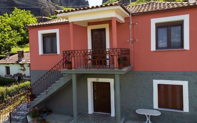 Fani's House Under Meteora