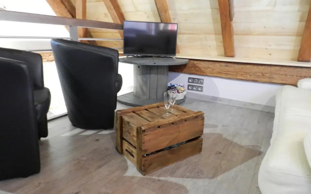Gîte autonome, La grange a foin, piscine !
