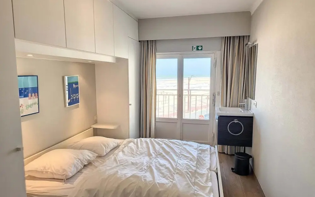Apartment Albertstrand With Stunning Seafront View