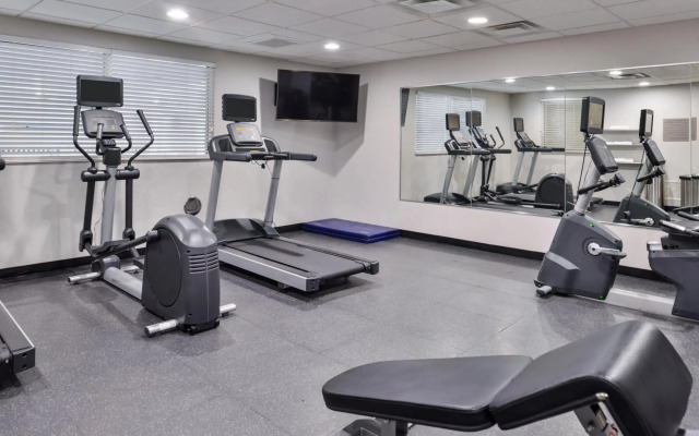 Country Inn & Suites by Radisson, Tinley Park, IL