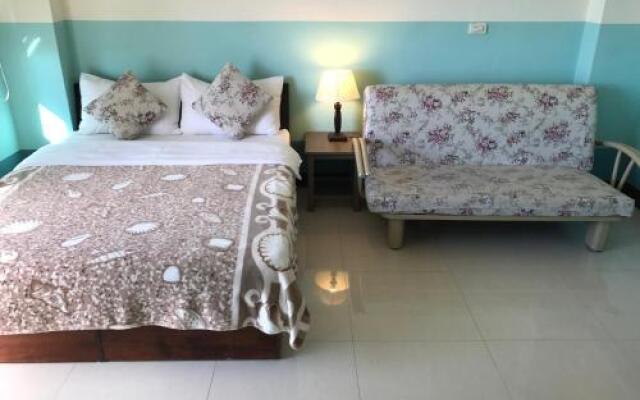 Bed and Breakfast in Early Summer