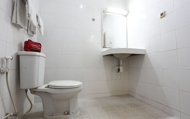 Reddoorz near Ambarukmo Plaza 3