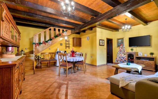 Awesome Home in Adamovec With 2 Bedrooms, Sauna and Wifi