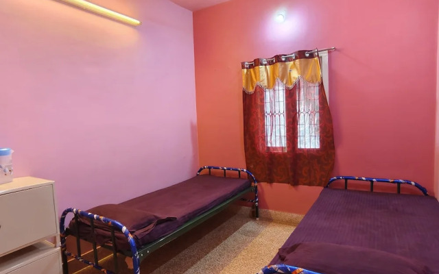 Square & Dormitory Stays